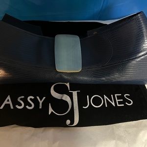 Sassy skirt belt
